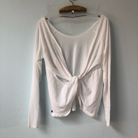 Fabletics • White Open Back Long Sleeve Tee NWT - Picture 6 of 8